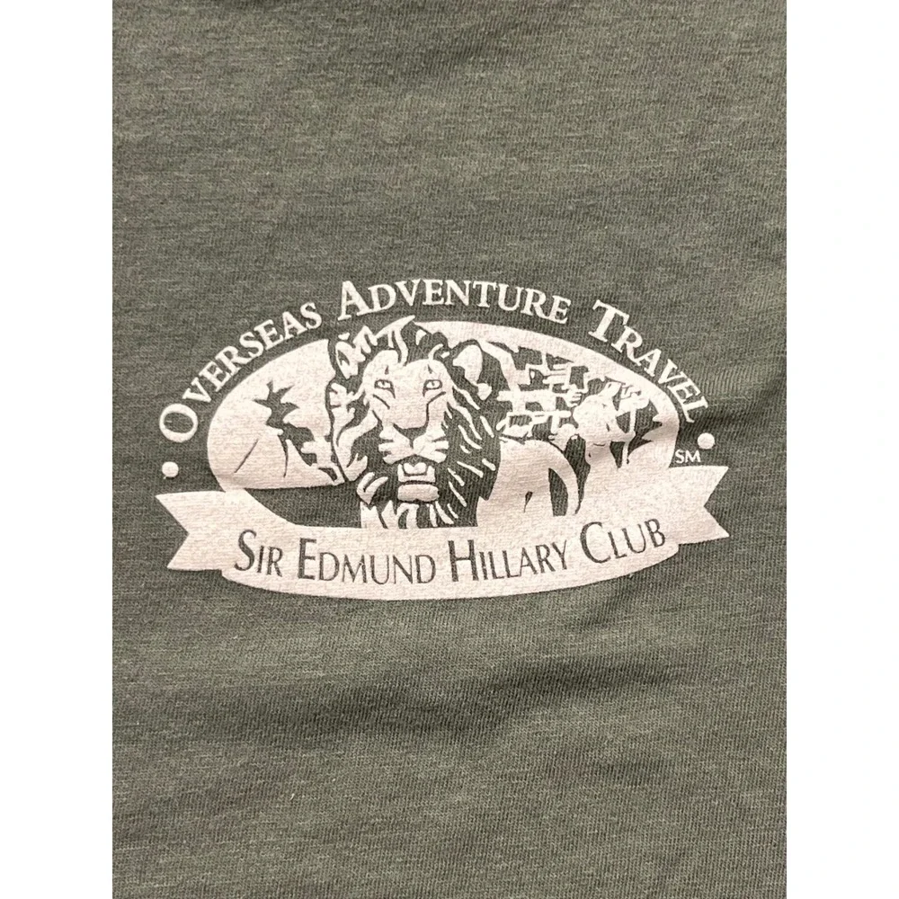Gildan T-Shirt Men Medium Olive Green Overseas Adventure Travel Lion Graphic Tee